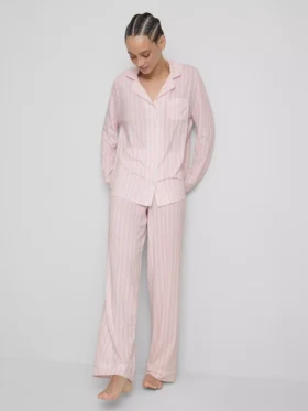 Stripet pysjamaser i jersey i boyfriend-stil