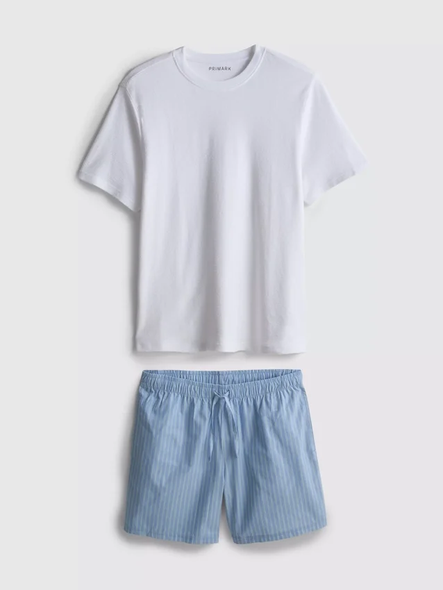 Stripet pysjamassett med korte shorts