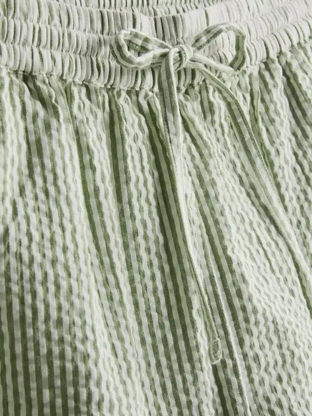 Stripete seersucker-shorts i bomull