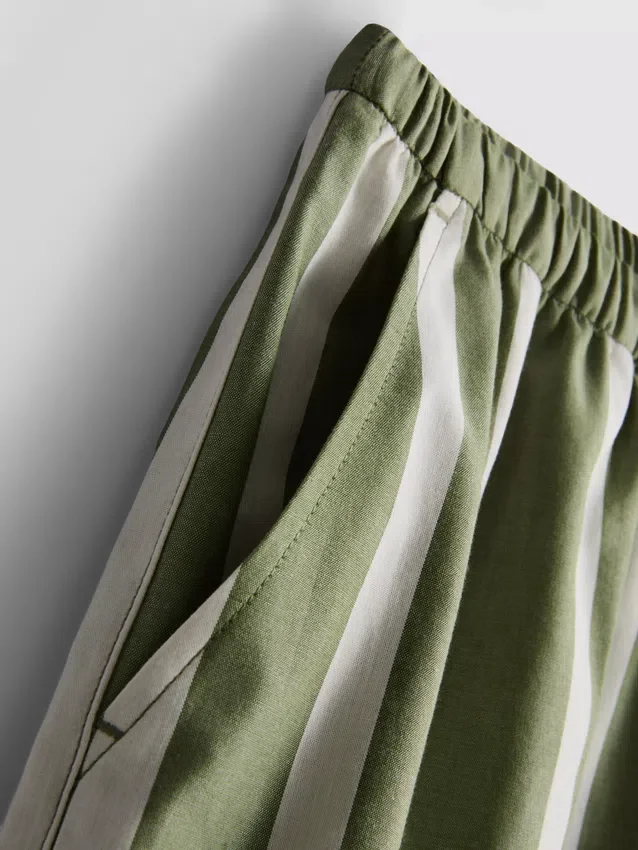 Stripete shorts i bomullspoplin