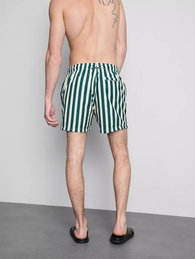 Stripete shorts i dekksstol-stil