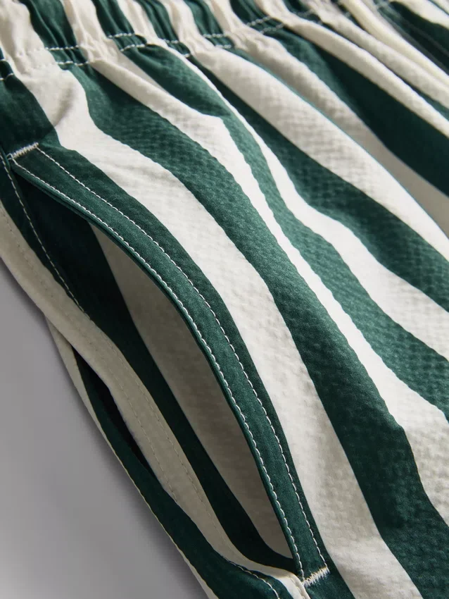 Stripete shorts i dekksstol-stil
