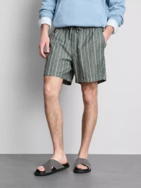 Stripete shorts i linblanding