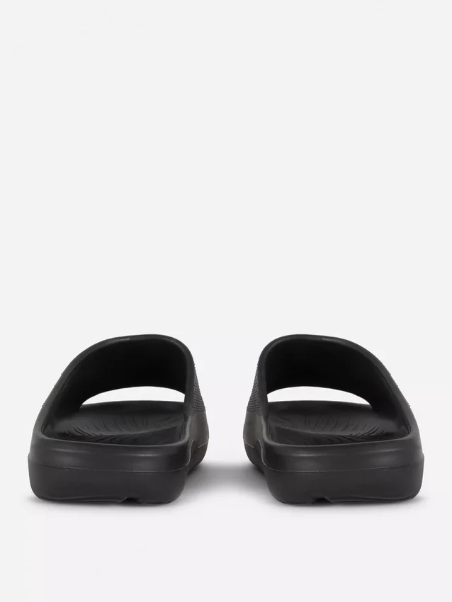 Strukturerte sandaler