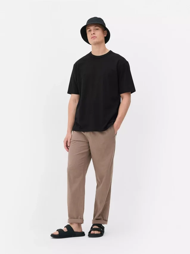 T-skjorte i bomull med rund hals og avslappet passform