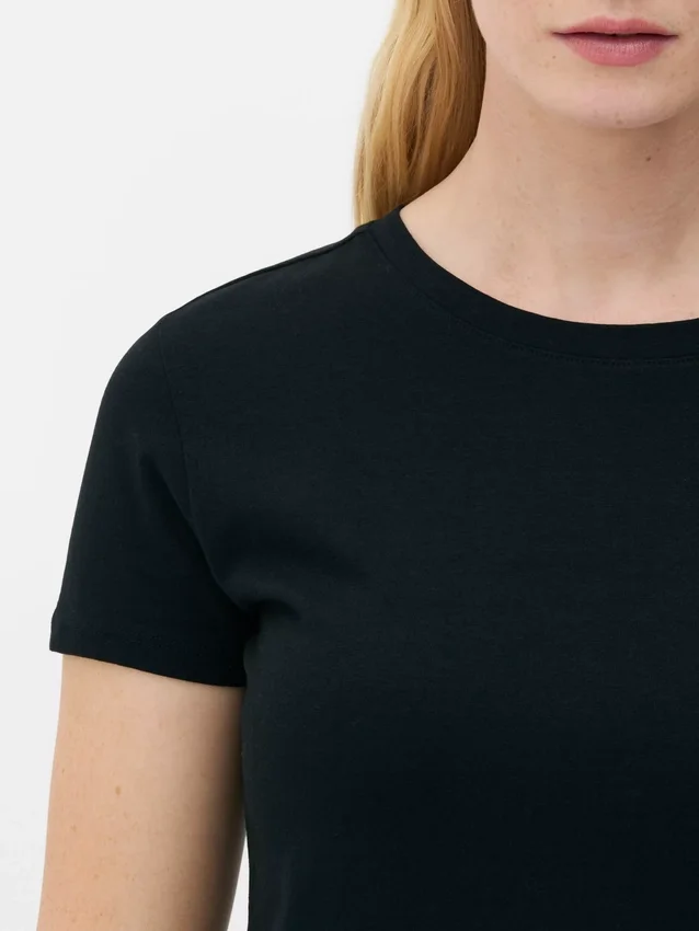 T-skjorte med rund hals og stretch