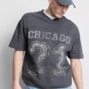 T-skjorte med V-hals og Chicago-motiv