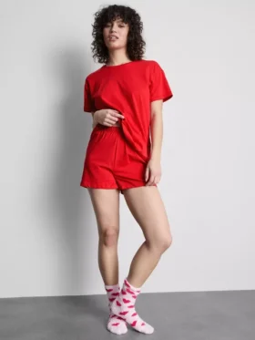 T-skjorte og shorts-pysjamaser