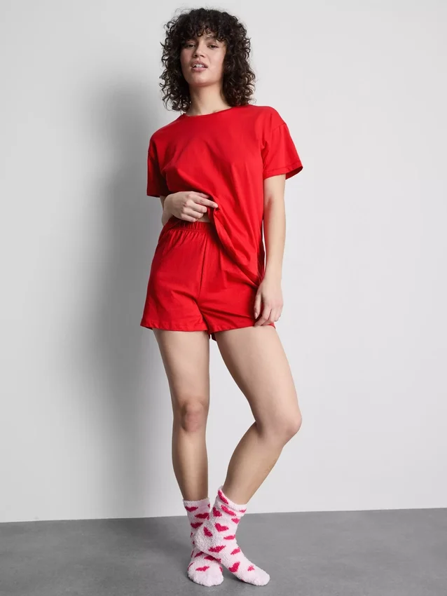 T-skjorte og shorts-pysjamaser
