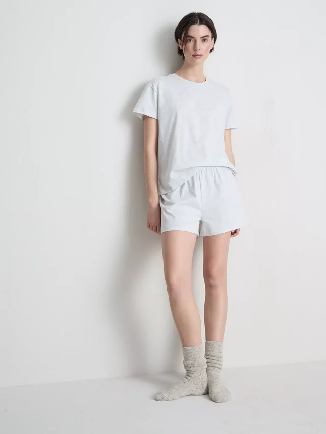 T-skjorte og shorts-pysjamaser