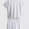 T-skjorte og shorts-pysjamaser