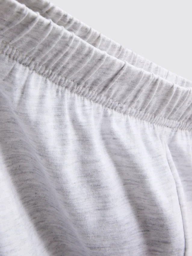 T-skjorte og shorts-pysjamaser