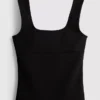 Tanktop i krepp med brede stropper