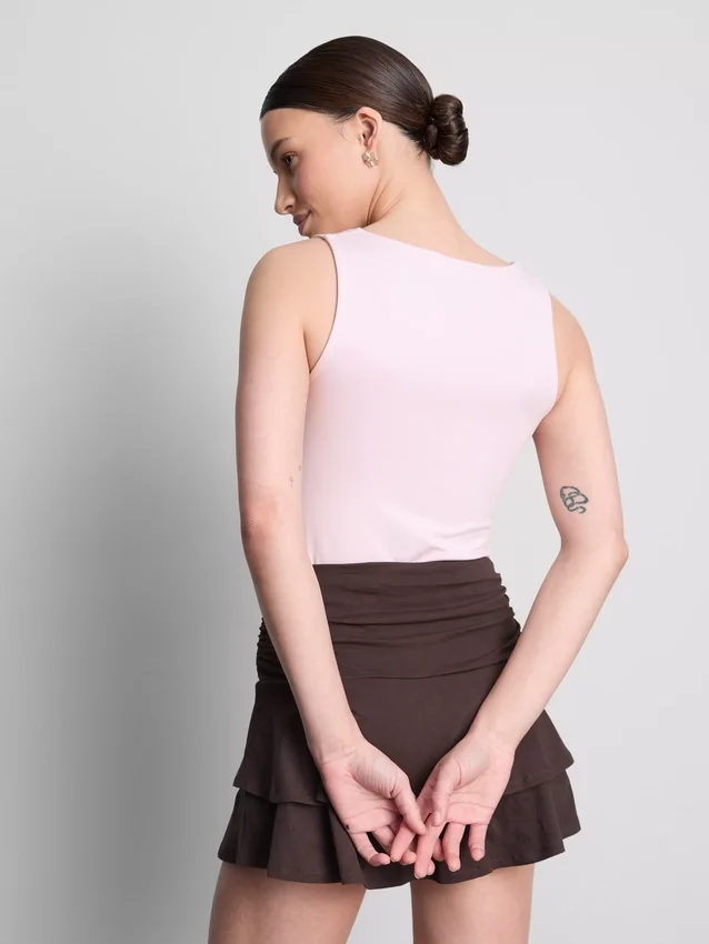 Tanktop med firkantet hals