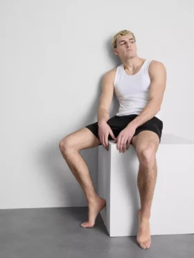 Tanktop med ribbestrikk og smal passform