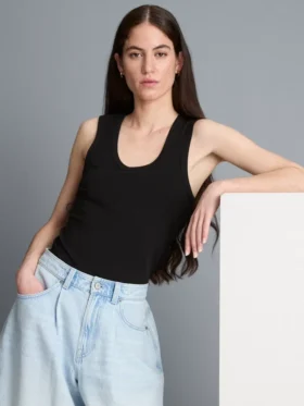 Tanktop med rund hals og racerrygg
