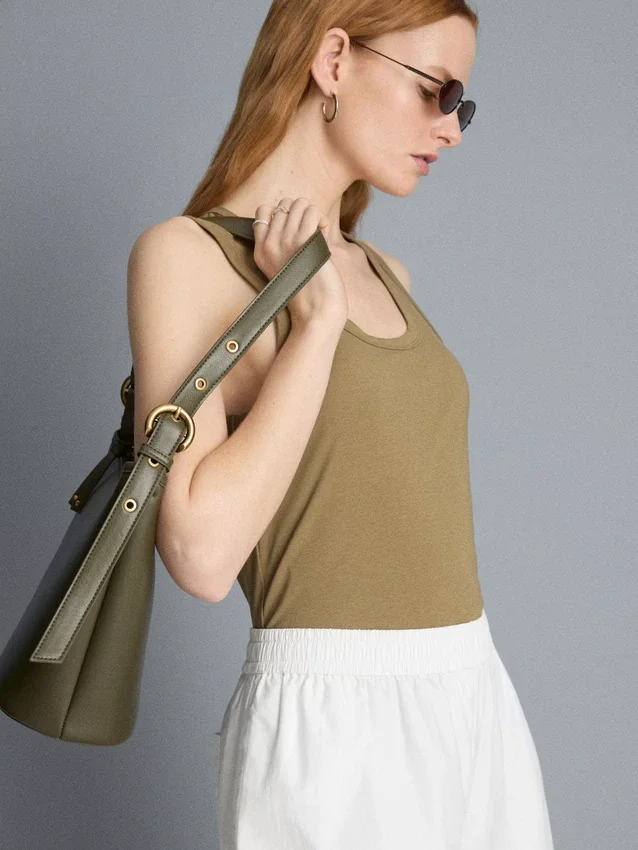 Tanktop med rund hals og racerrygg
