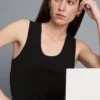 Tanktop med rund hals og racerrygg