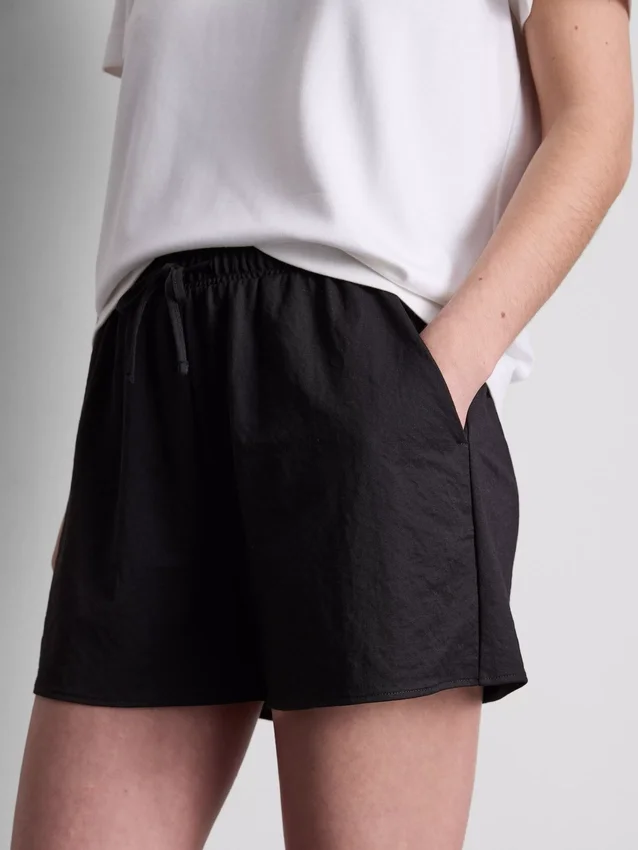 Teksturerte shorts med snøring