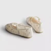 The Edit av broderte ballerinasko