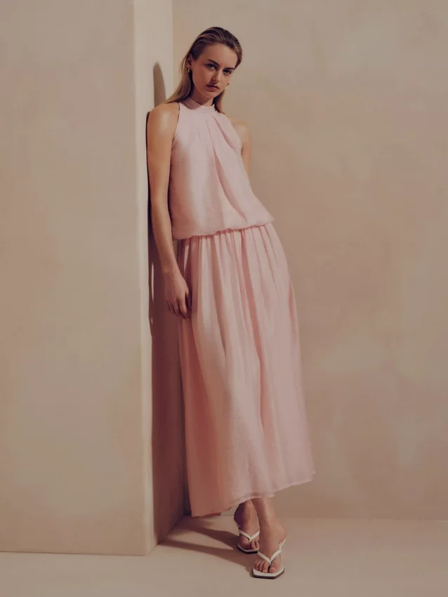 The Edit drapert halterneck-bluse med luftig snitt