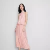 The Edit drapert halterneck-bluse med luftig snitt