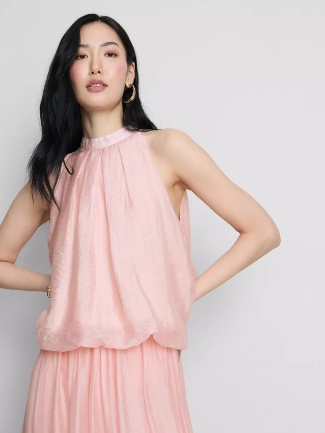 The Edit drapert halterneck-bluse med luftig snitt