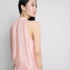 The Edit drapert halterneck-bluse med luftig snitt