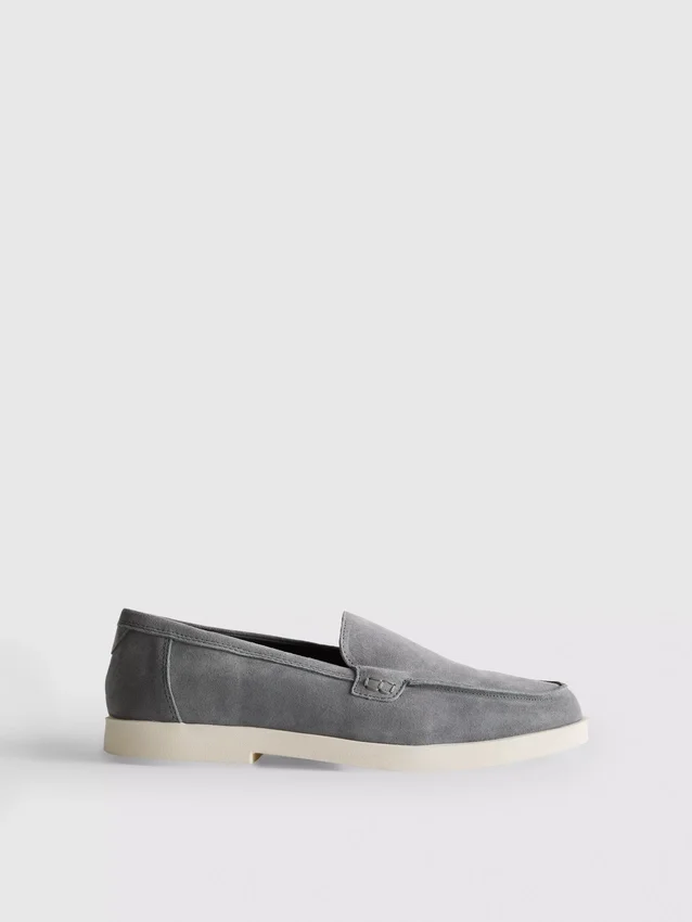 The Edit-kolleksjonen av loafers uten snøring