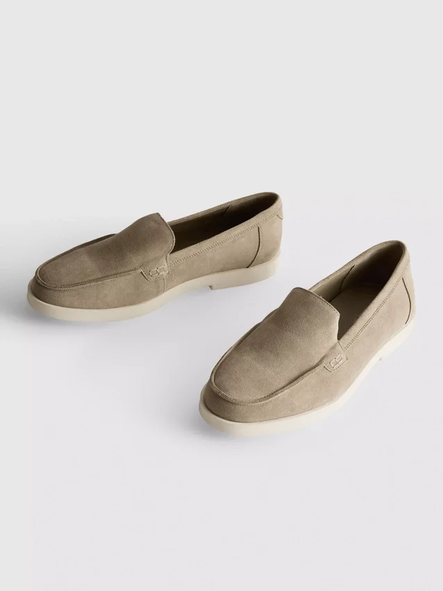 The Edit-kolleksjonen av loafers uten snøring