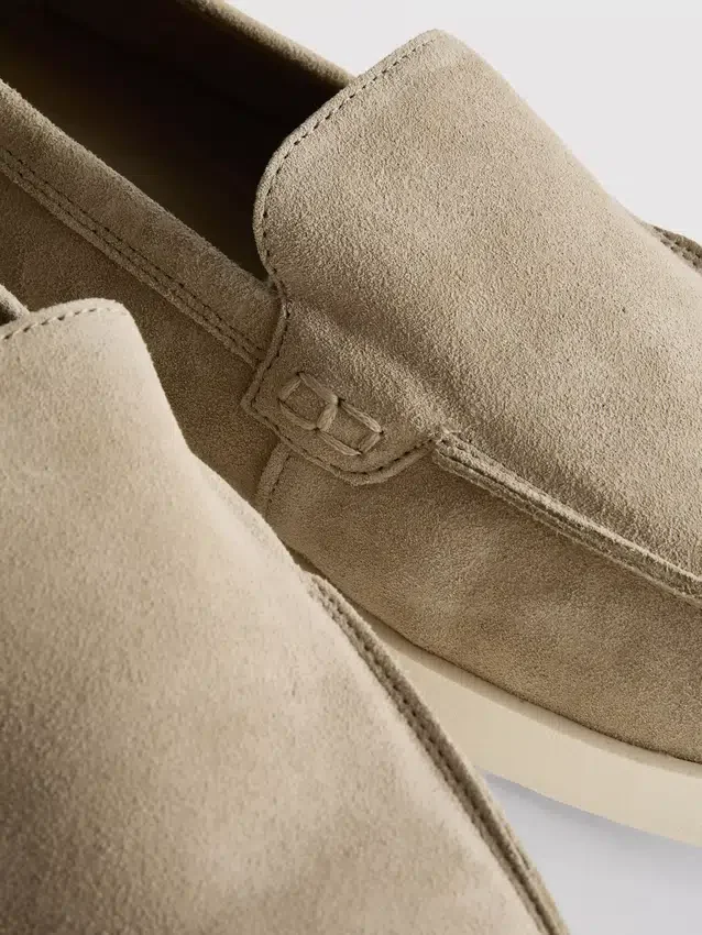 The Edit-kolleksjonen av loafers uten snøring