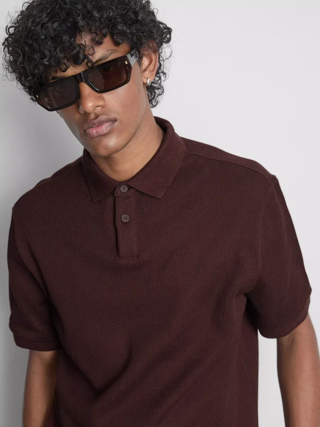 The Edit ribbet poloskjorte