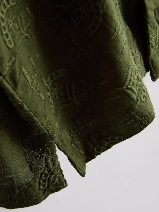 The Edit-skjorte i brodert bomull med korte ermer