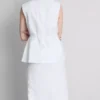 The Edit-vest i lin med bånddetaljer