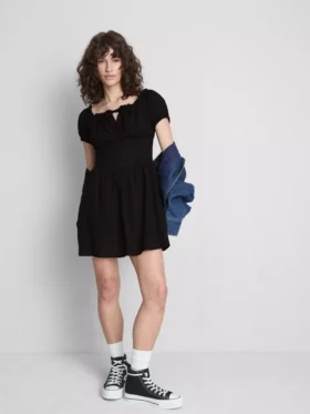 The Primark Scene | Korsett-minikjole i melkepike-stil