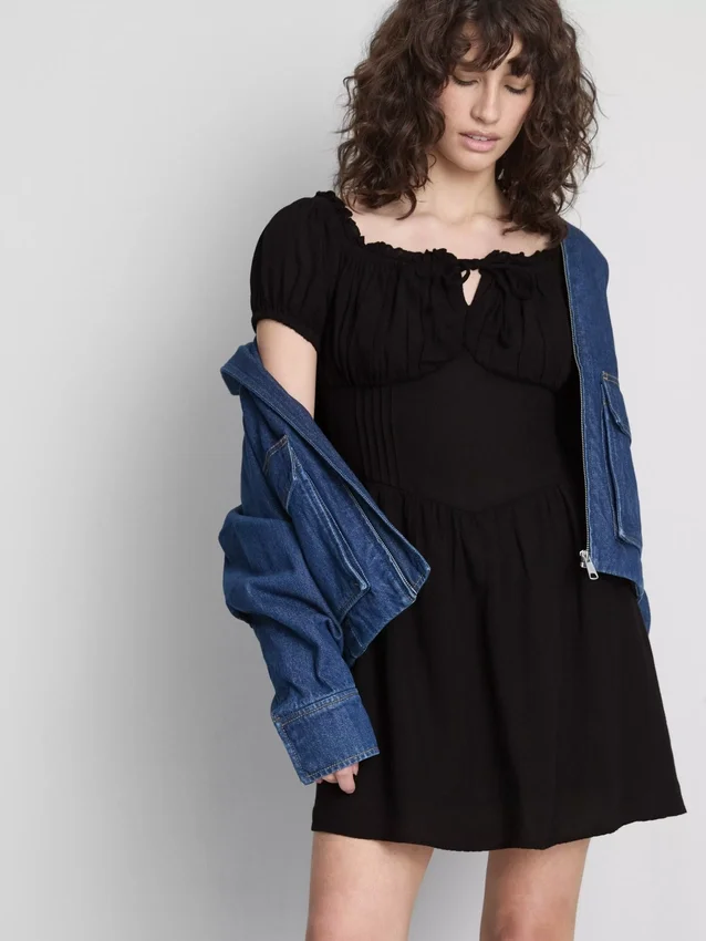 The Primark Scene | Korsett-minikjole i melkepike-stil