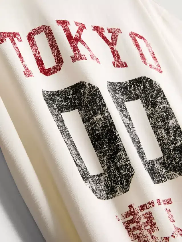 Tokyo kortærmet T-skjorte med slitt grafisk trykk