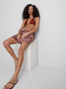Triangel-bikinitopp med kjede-detaljer