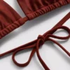 Triangel-bikinitopp med kjede-detaljer