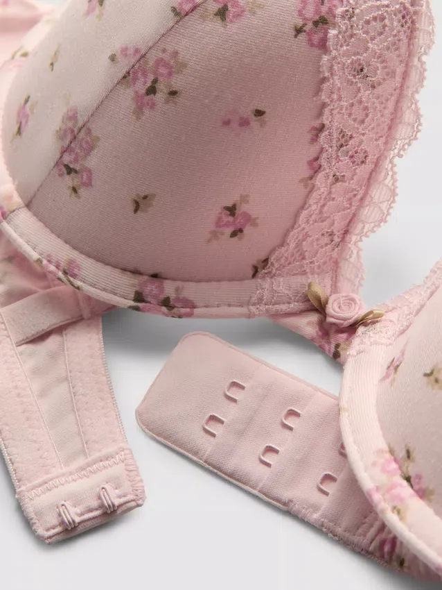 Trykt sett med push-up-BH og string