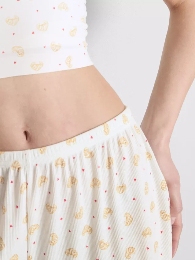 Trykte pysjamaser med ribbestrikk