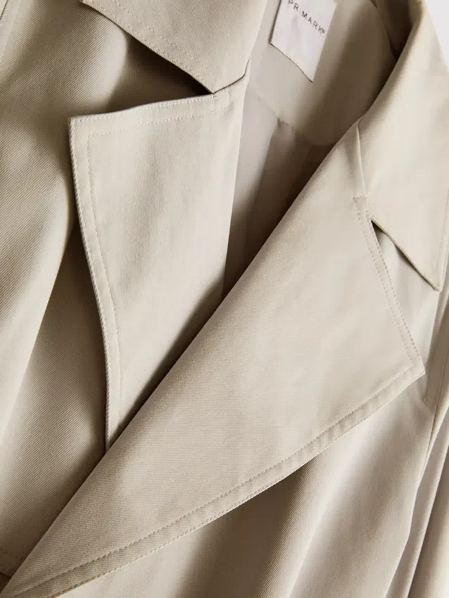Uunnværlig trenchcoat med belte