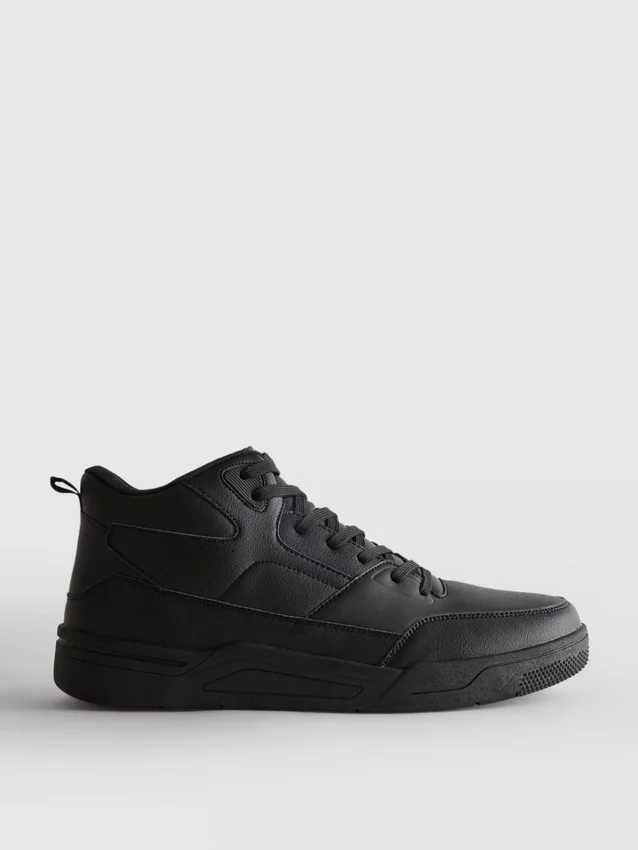 Uunnværlige høye sneakers
