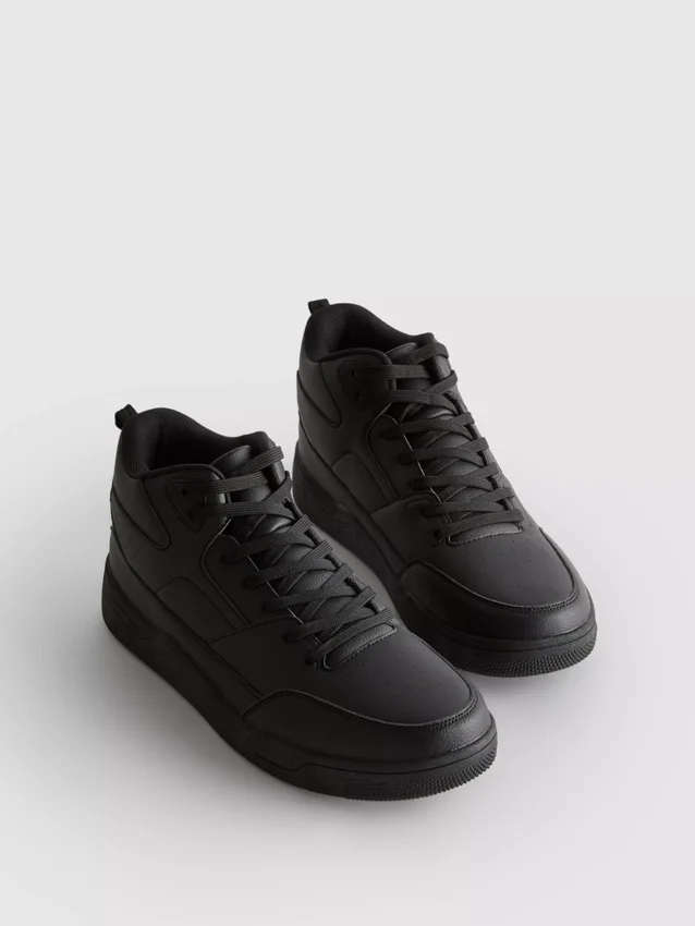 Uunnværlige høye sneakers