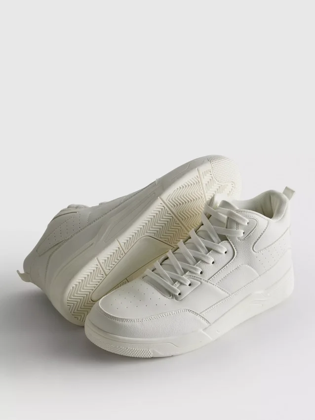 Uunnværlige høye sneakers