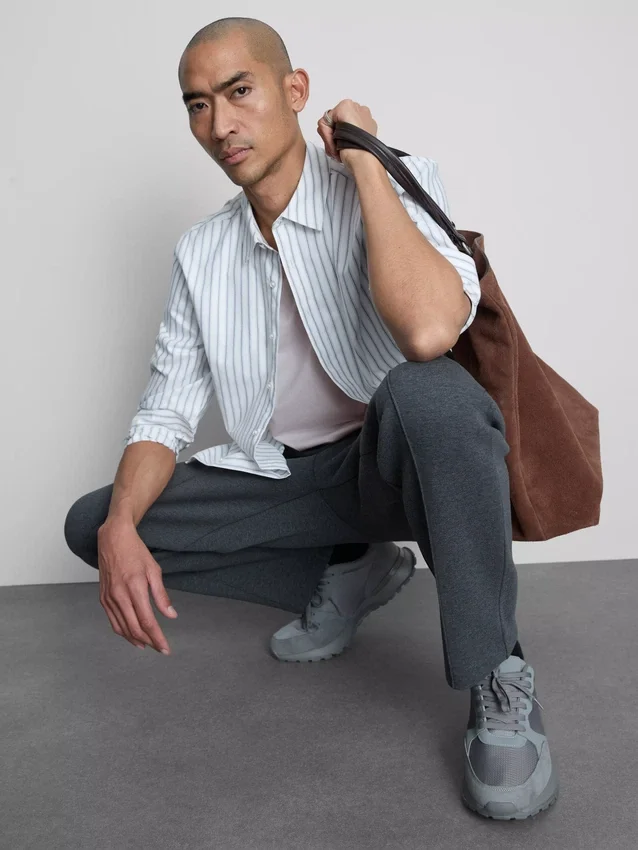 V-hals, slim-fit stretch-T-skjorte