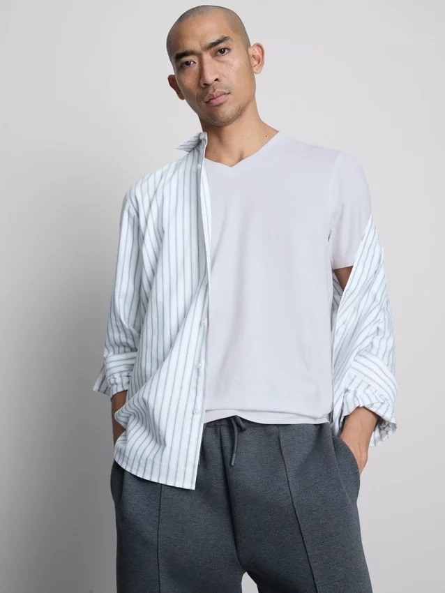 V-hals, slim-fit stretch-T-skjorte
