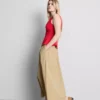 V-halset, peplum-inspirert, ermeløs topp