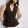 V-halset, peplum-inspirert, ermeløs topp
