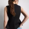 V-halset, peplum-inspirert, ermeløs topp